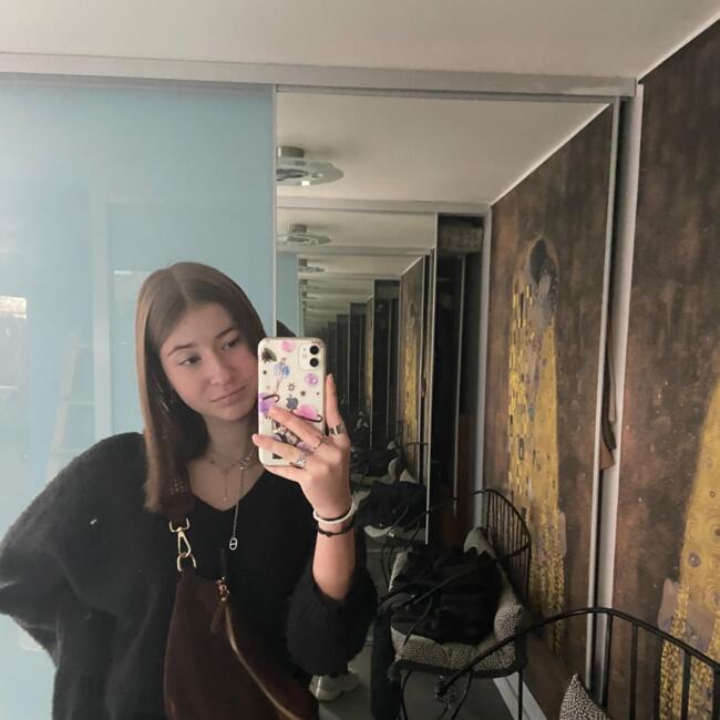 Babysitter in Herlies: Rose