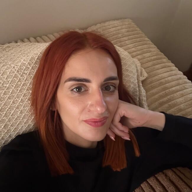 Babysitter in Korydallos: Julie