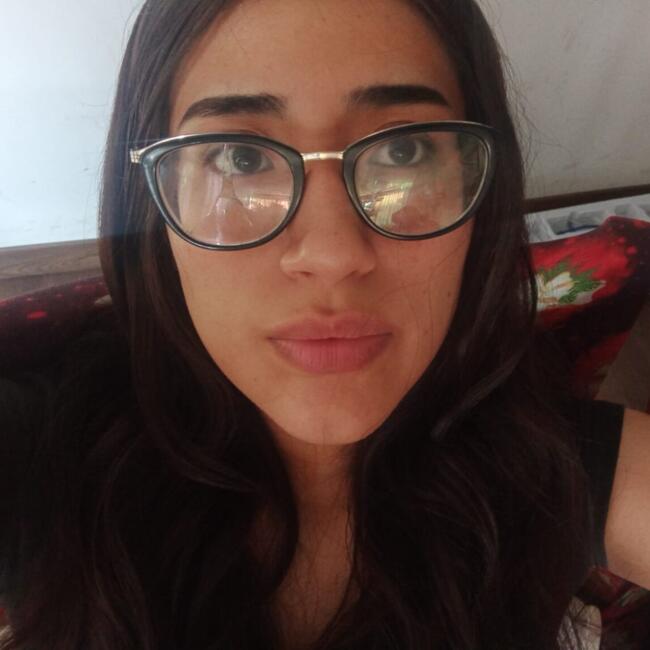 Babysitter in Villa: Camila