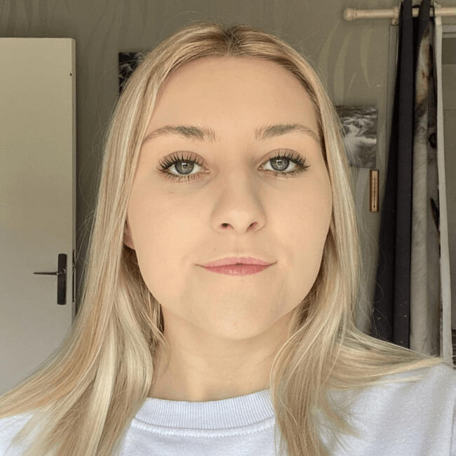 Babysitter in Saint-Gervais-la-Forêt: Mélodie