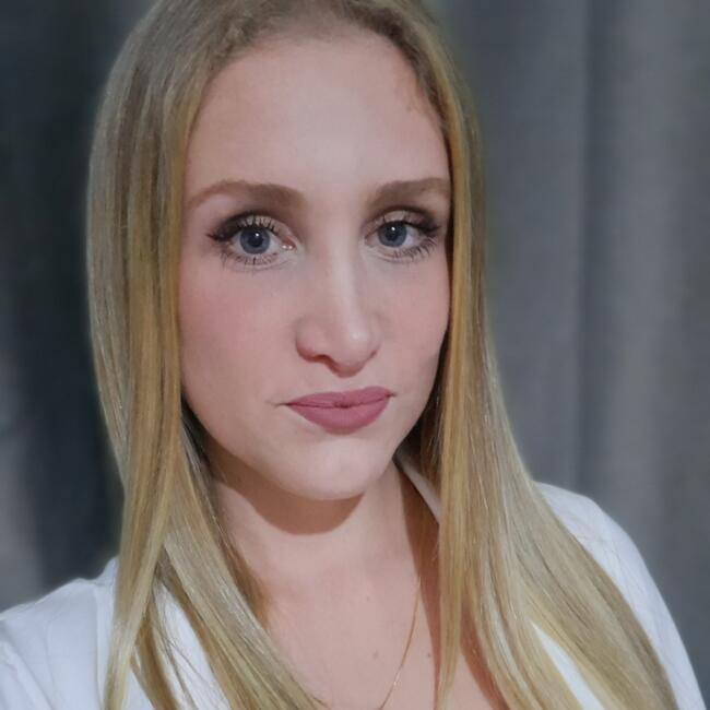 Babysitter in Palhoça: Kelly