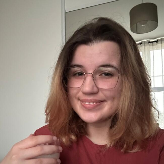 Babysitter in Ste-Geneviève-des-Bois: Ecaterina