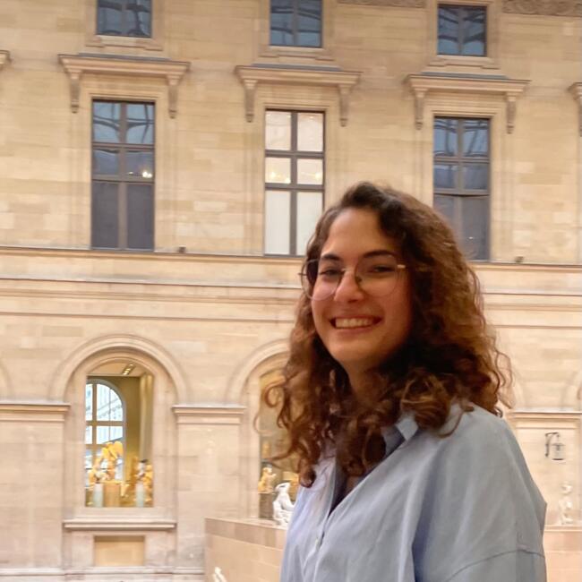 Babysitter in Colombes: Emma