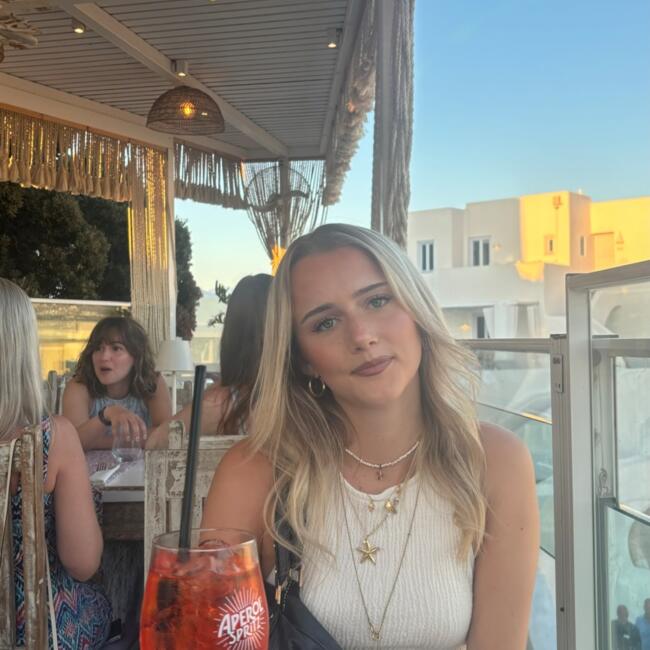 Babysitter in Melbourne: Anaïs