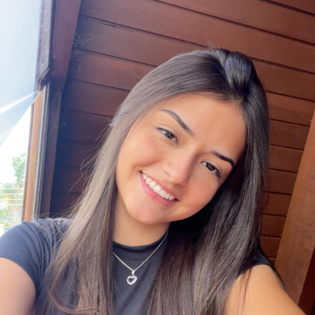 Babysitter in Curitiba: Lara Helena