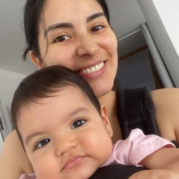Δουλειά για babysitter στην περιοχή Cali: δουλειά φύλαξης παιδιών Paola