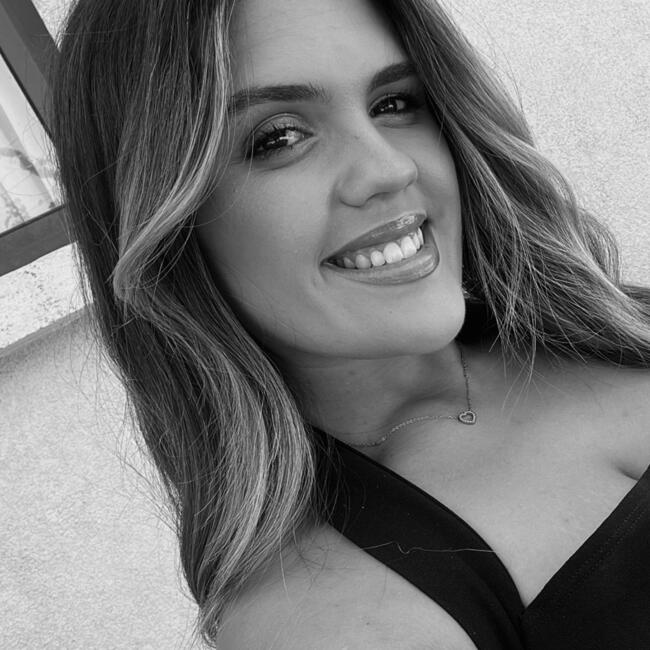 Babysitter in Vila Verde: Leticia