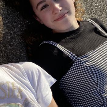 Baby-sitter in Jonage: Elisa