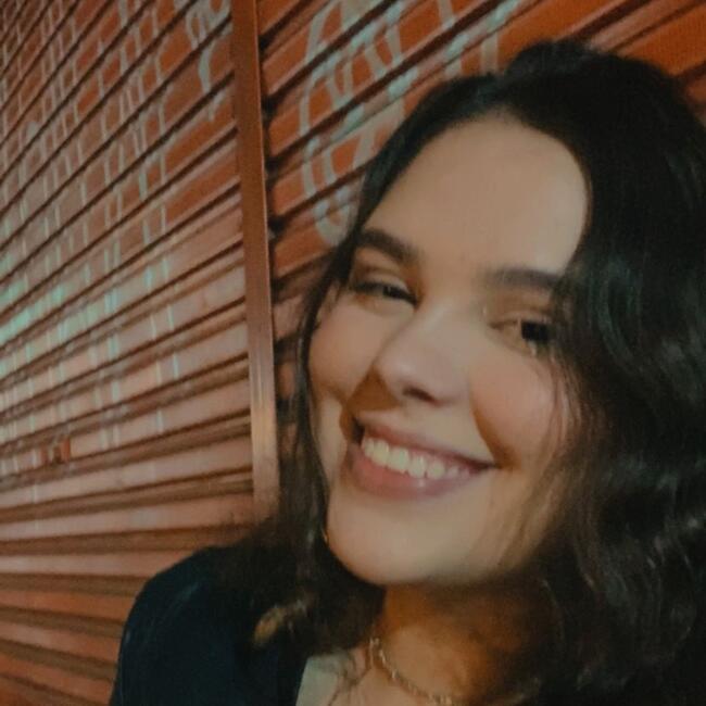 Babá em Maringá: Laira