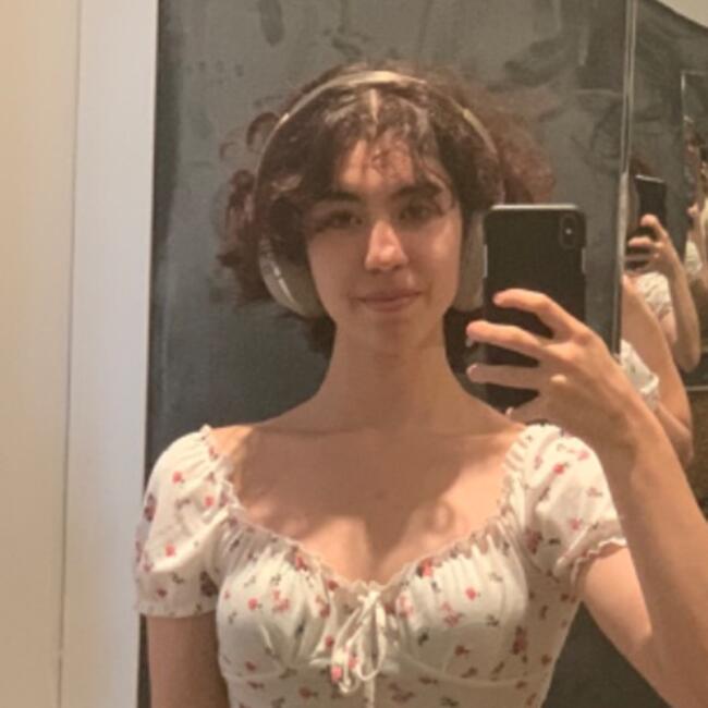 Babysitter in Toronto: Miriam