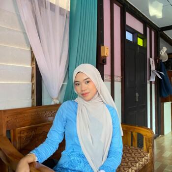 Pengasuh di Shah Alam: Azyan
