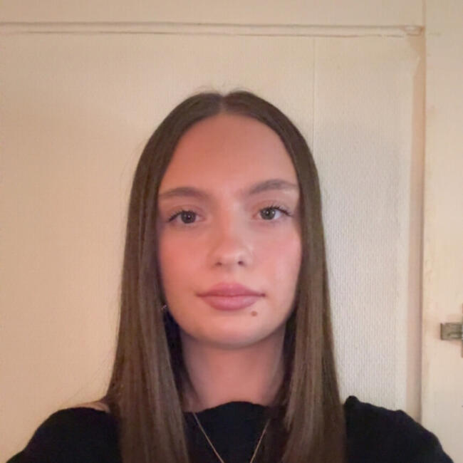 Babysitter in Trégueux: Elisa