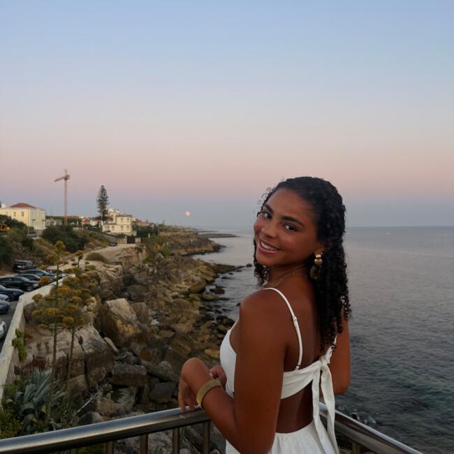 Babysitter em São Domingos de Rana: Manuela