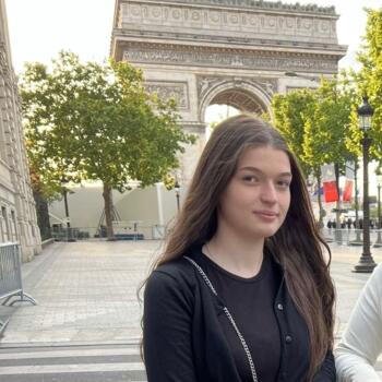 Babysitter in Épinay-sous-Sénart: Vlada