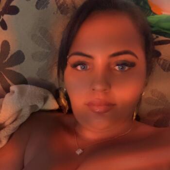 Babysitter in Igarapé: Angela