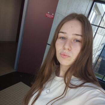 Babysitter in Quimper: Sarah