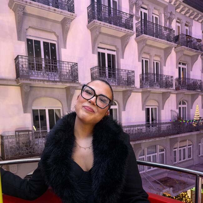 Babysitter in Saint-Genis-Pouilly: Lara