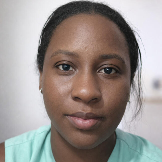 Babysitter in Salvador: Grace ellen