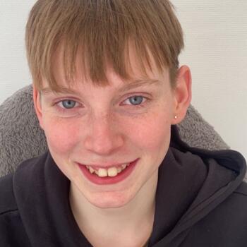 Babysitter in Lonlay-l'Abbaye: Fiona