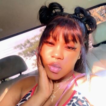 Babysitter in Portmore: Tavia