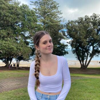 Babysitter in Whangarei: Lilly