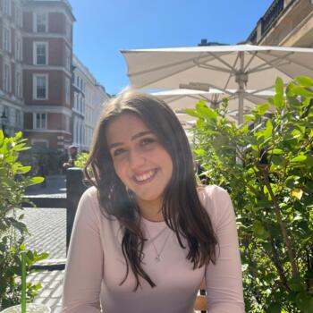 Babysitter in Carshalton: Harriet