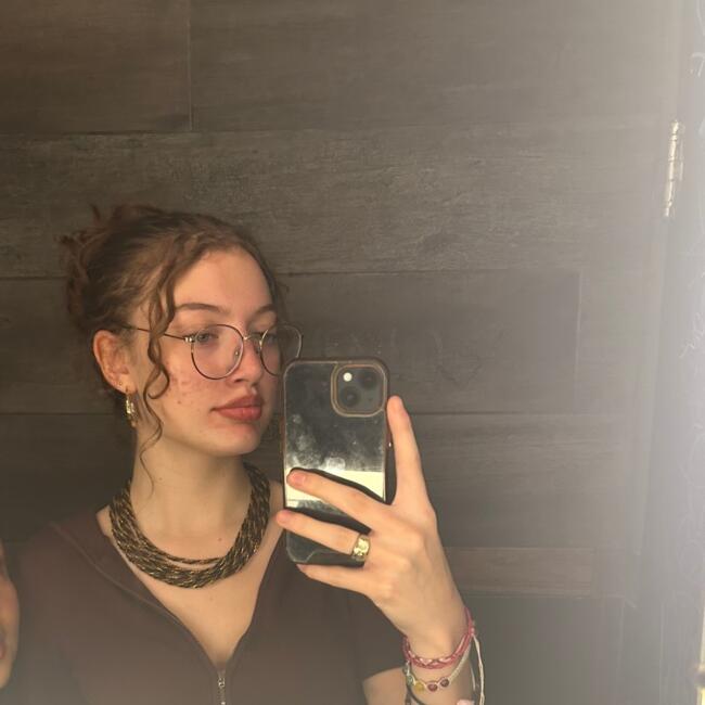 Baby-sitter in Laval: Clementine