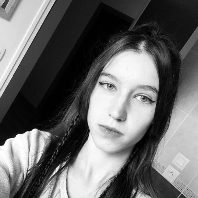 Babysitter in Rennes: Iris