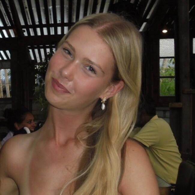 Babysitter in Canberra: Aurelia