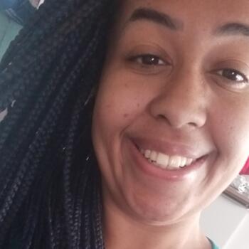 Babá em Campo Magro: Karina