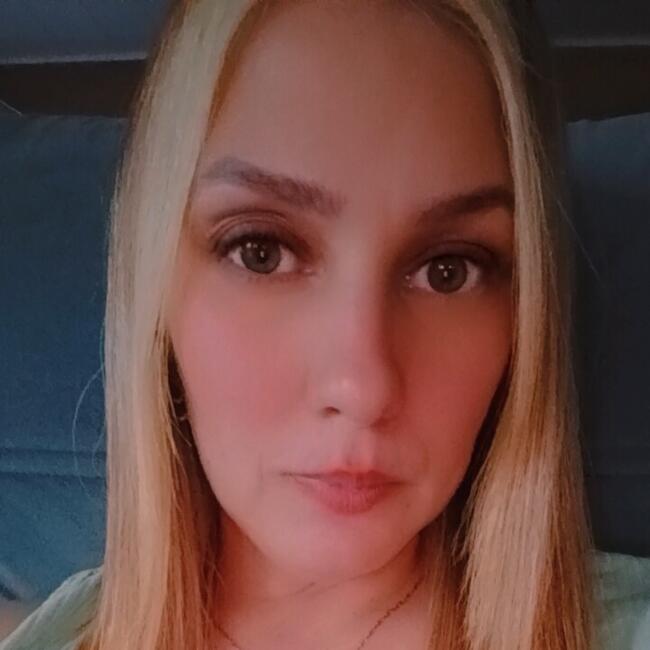 Babysitter in Guaratuba: Bruna