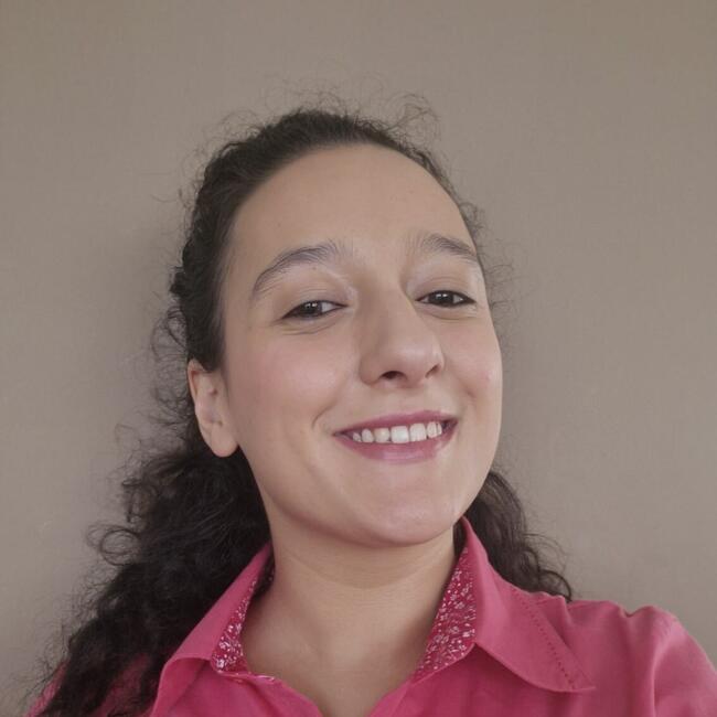 Babysitter in Curitiba: Gabriela
