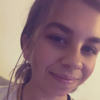 Babysitter in Ciry-le-Noble: Cassy