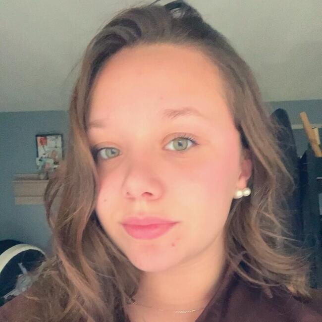 Babysitter in Angres: Chloe