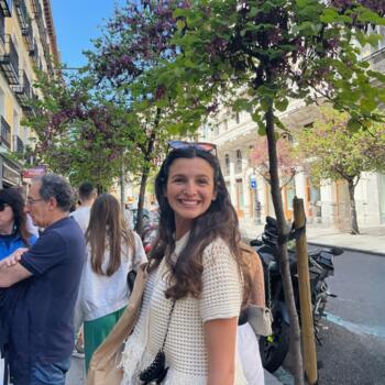 Babysitter in Bordeaux: Lou Ann