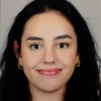 Babysitter in Madrid: Amina