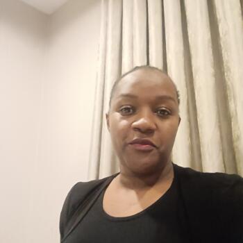 جليسة أطفال في الدوحة: Sharon