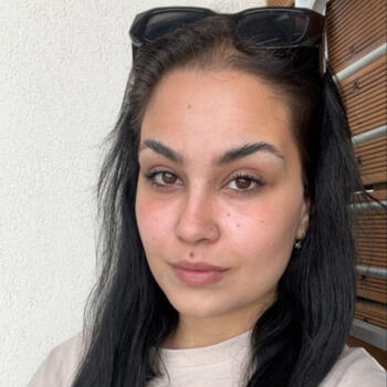 Babysitter in Loutra Oraias Elenis: Maria