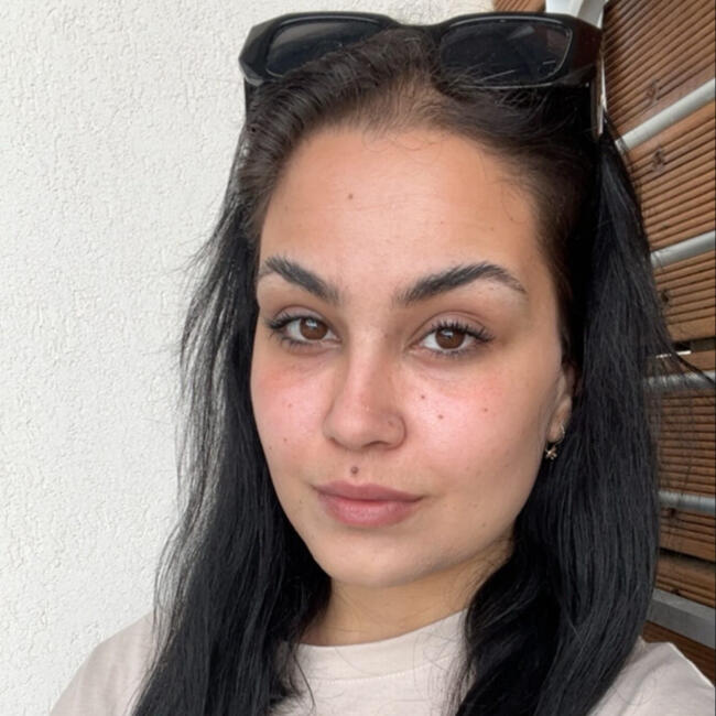 Babysitter in Loutra Oraias Elenis: Maria