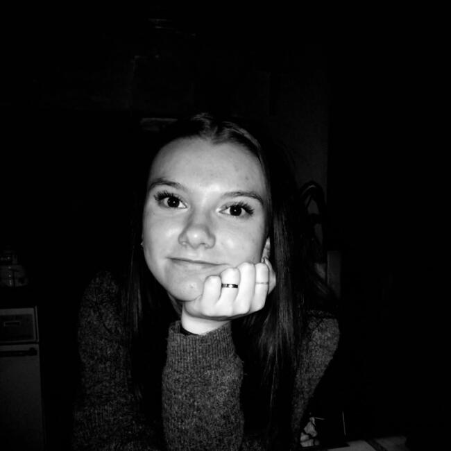 Babysitter in Reims: Louna-Paule