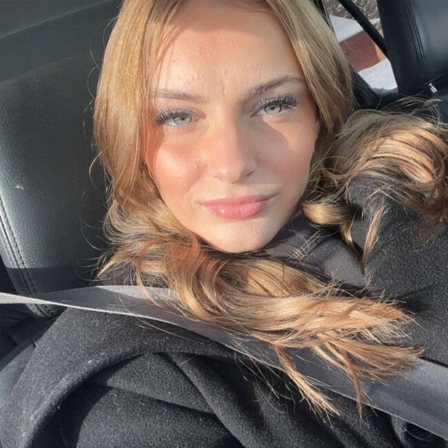 Baby-sitter in Waterloo: Hannah