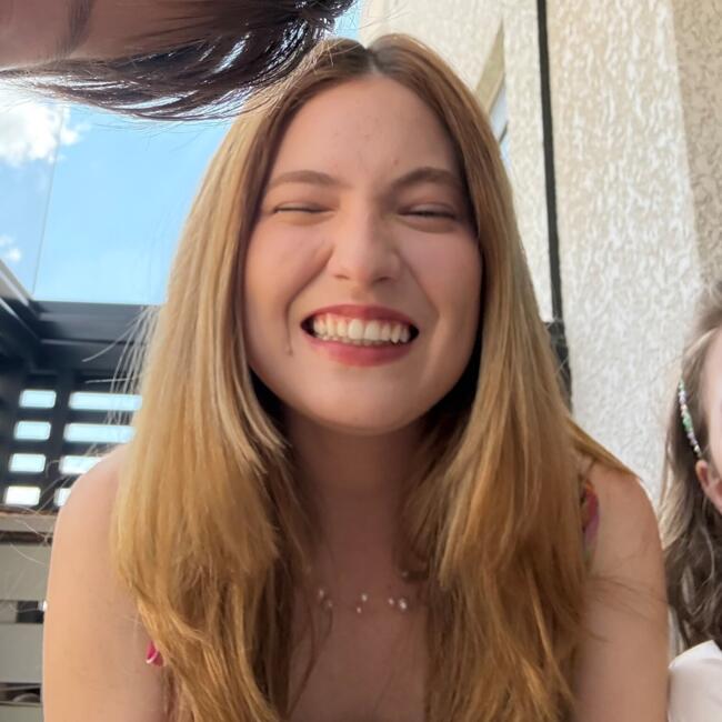 Babysitter in Curitiba: Gigi