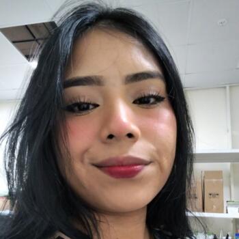 Babysitter in Panama City: Laura