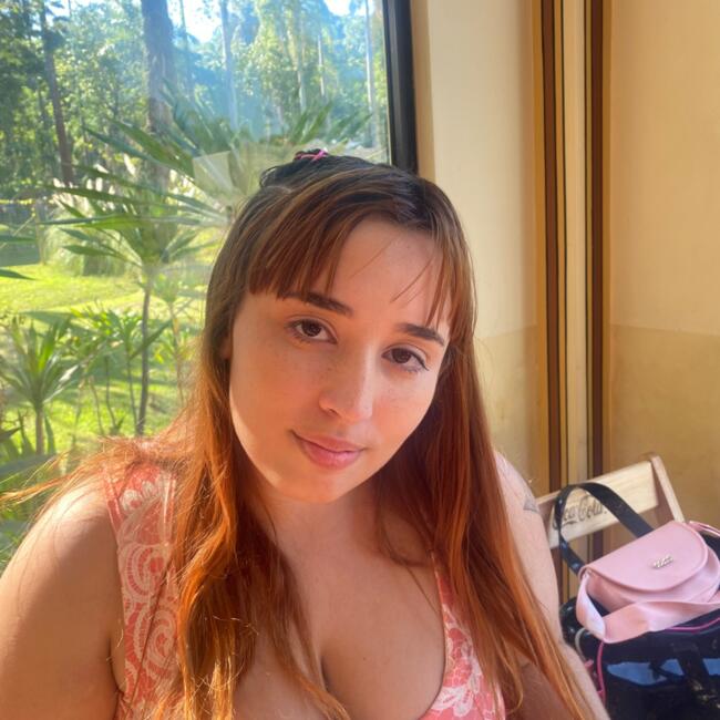 Babysitter in Niterói: Byanca