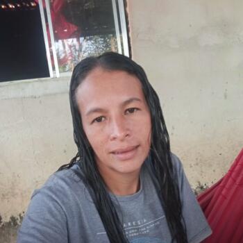 Emprego de babá em Palmas: Laiane