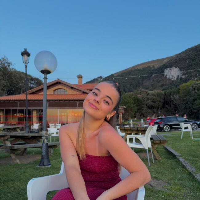 Canguro en Castro-Urdiales: Cristina