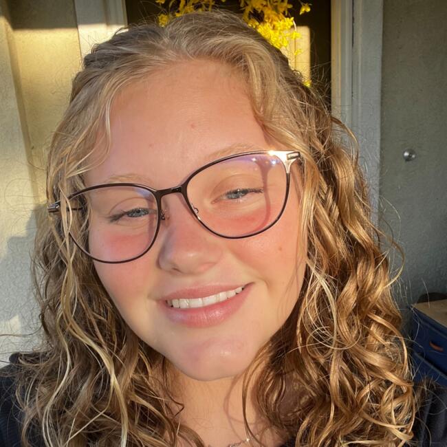 Babysitter in Colusa: Makinzie