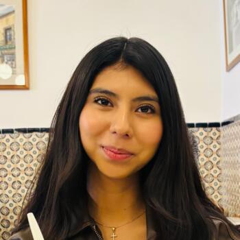 Niñera Buenavista: Atziri Cano