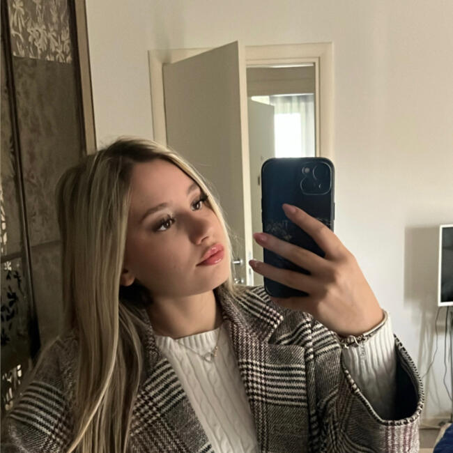 Babysitter in Chiari: Justine