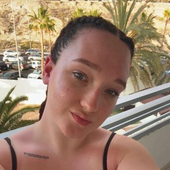 Babysitter in Pontypridd: Demi